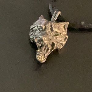 Roaring Wolf Head Pendant pewter